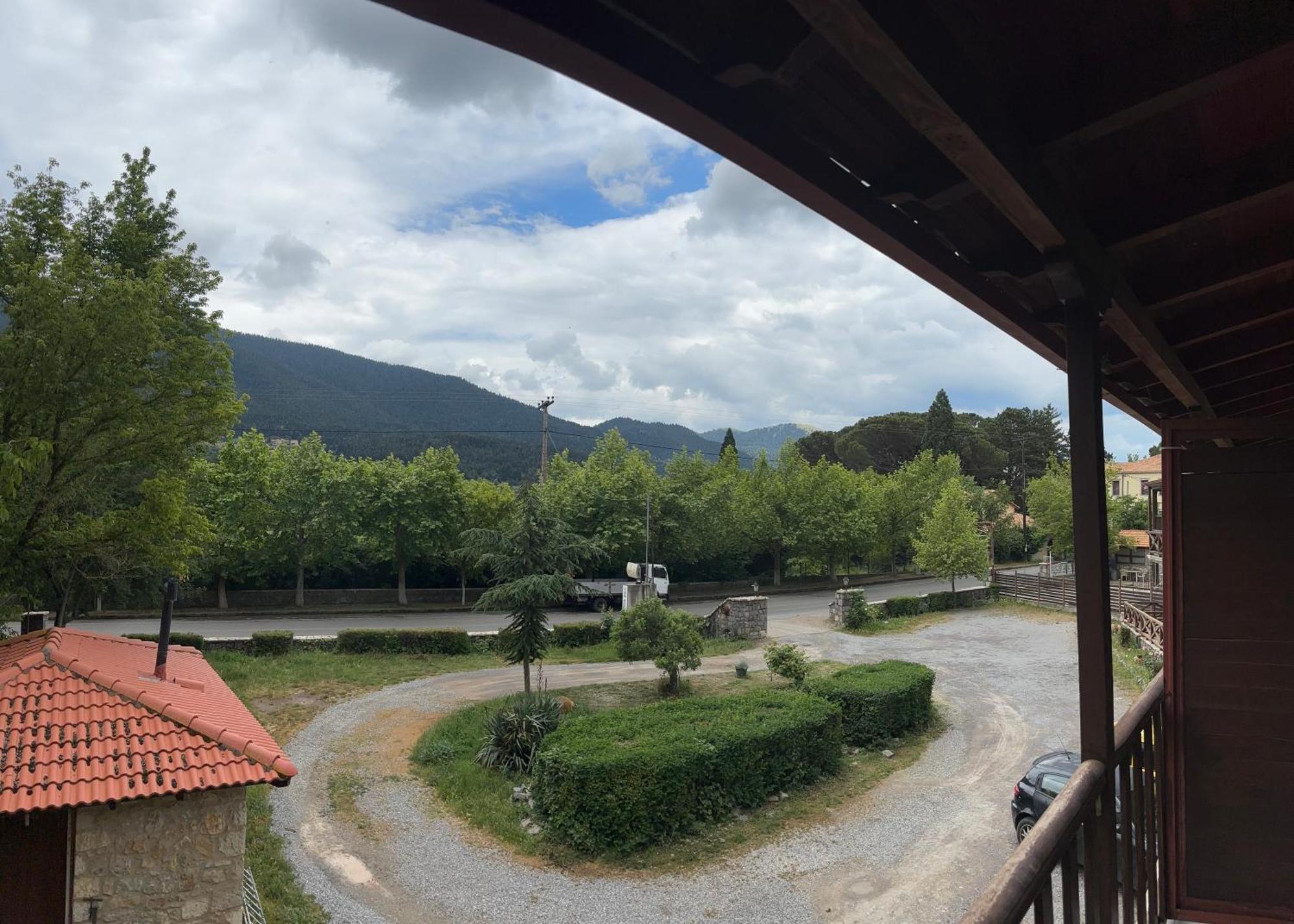 Guesthouse Sinoi Витина Екстериор снимка