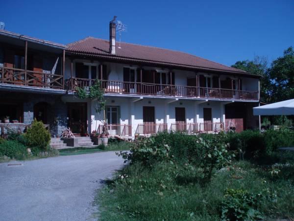 Guesthouse Sinoi Витина Екстериор снимка