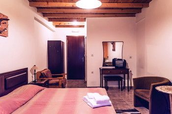 Guesthouse Sinoi Витина Екстериор снимка